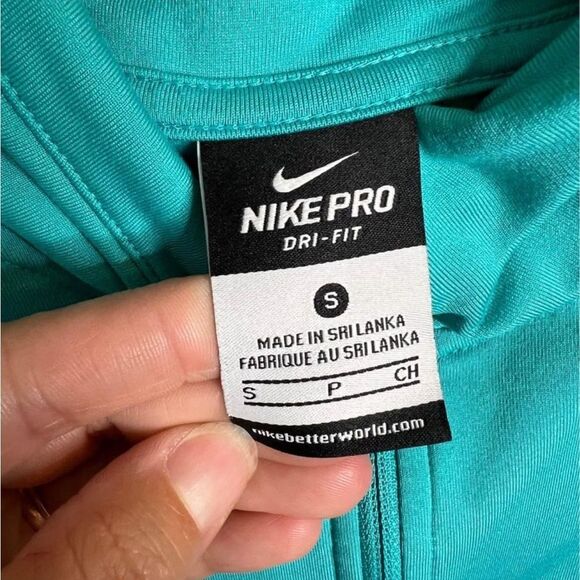 Nike 1/2 Zip - Picture 4 of 7